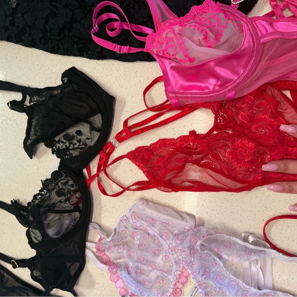 Huge Lingerie Lot Small/Medium Victoria’s Secret - Picture 13 of 16